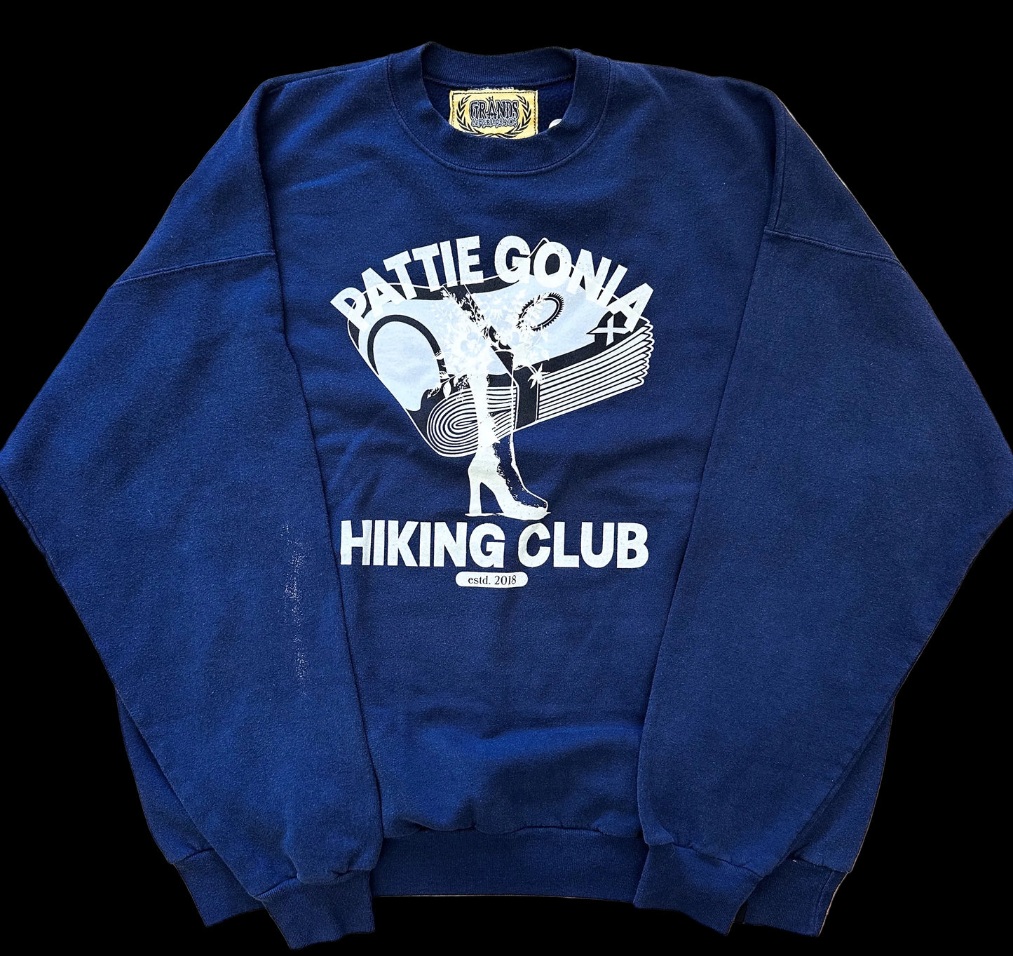 Pattie Gonia Hiking Club Crewneck - Cream Print